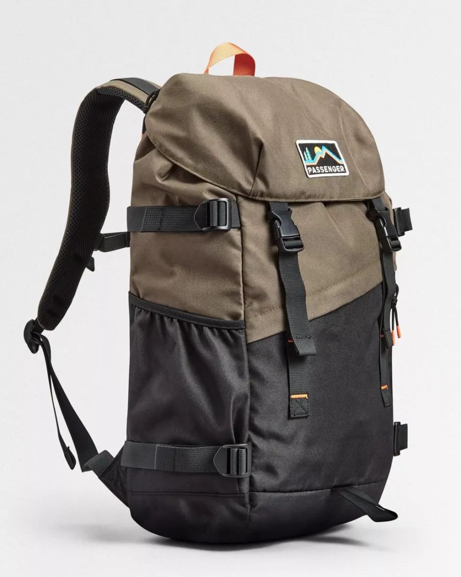 Surf Accessories|Surf Accessories>Floris van Bommel Boondocker Recycled 26L Backpack Black/Khaki