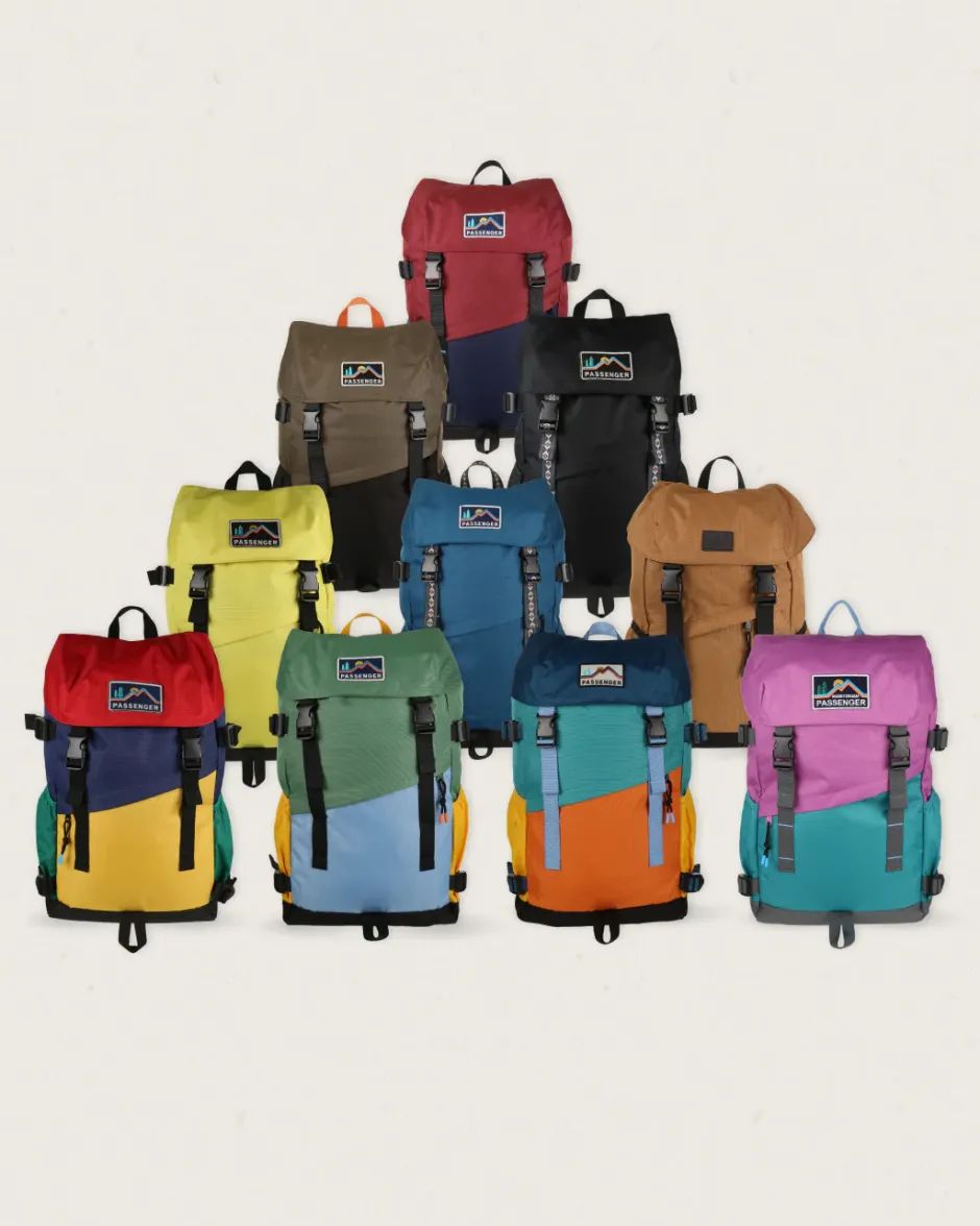Surf Accessories|Surf Accessories>Floris van Bommel Boondocker Recycled 26L Backpack Black/Khaki