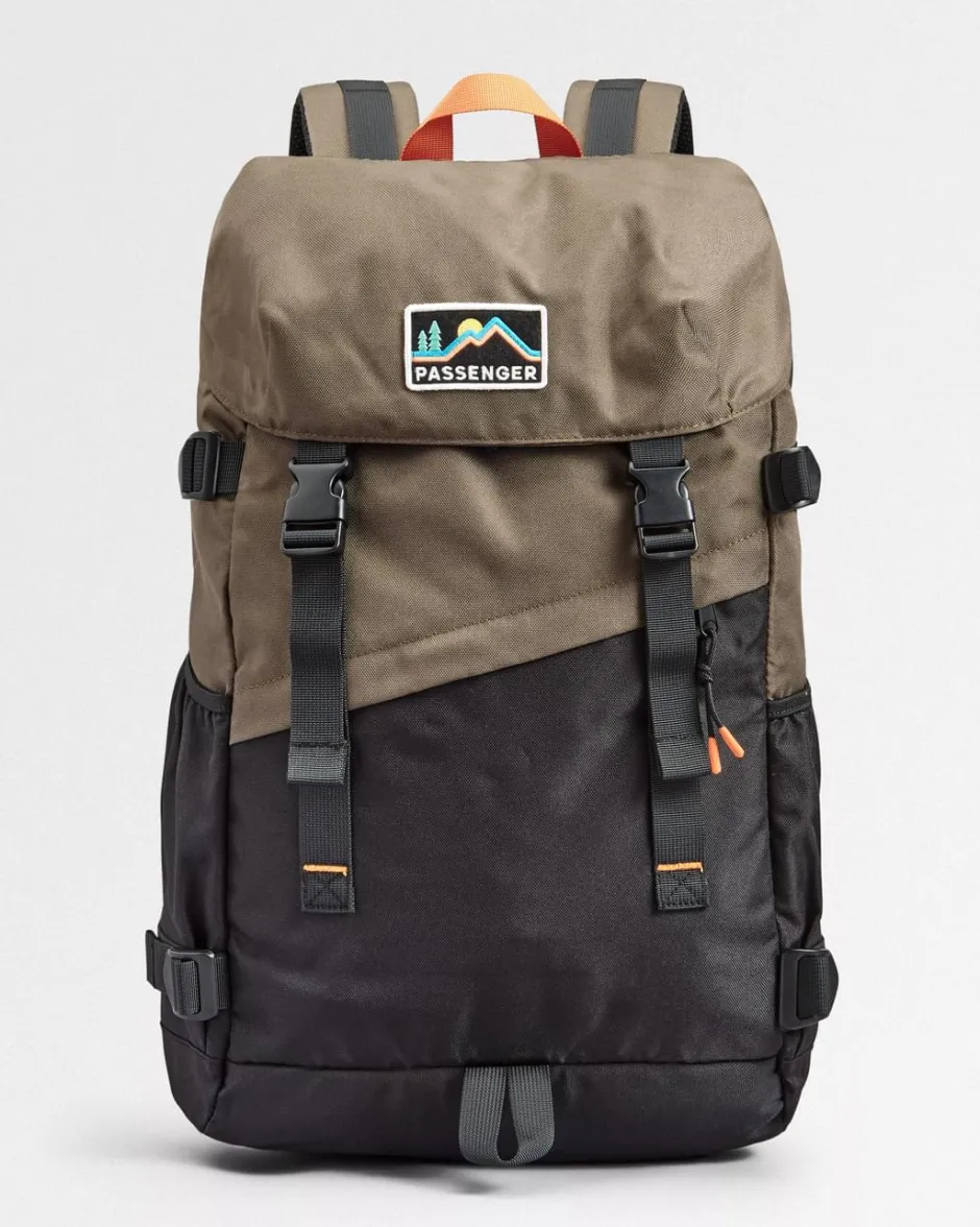 Surf Accessories|Surf Accessories>Floris van Bommel Boondocker Recycled 26L Backpack Black/Khaki