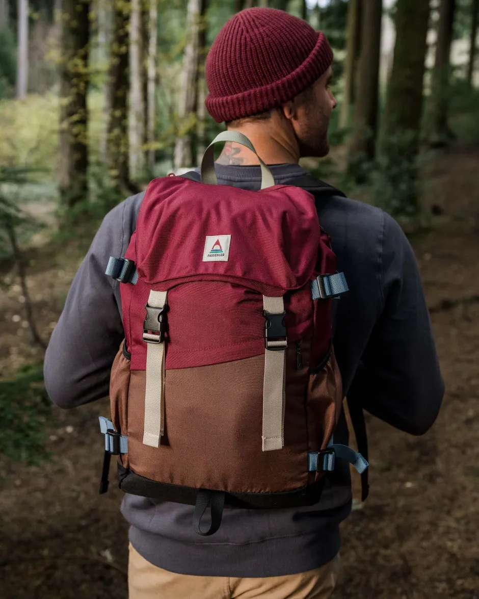 Accessories|Backpacks & Bags>Passenger Boondocker Recycled 26L Backpack Burgundy/Chestnut