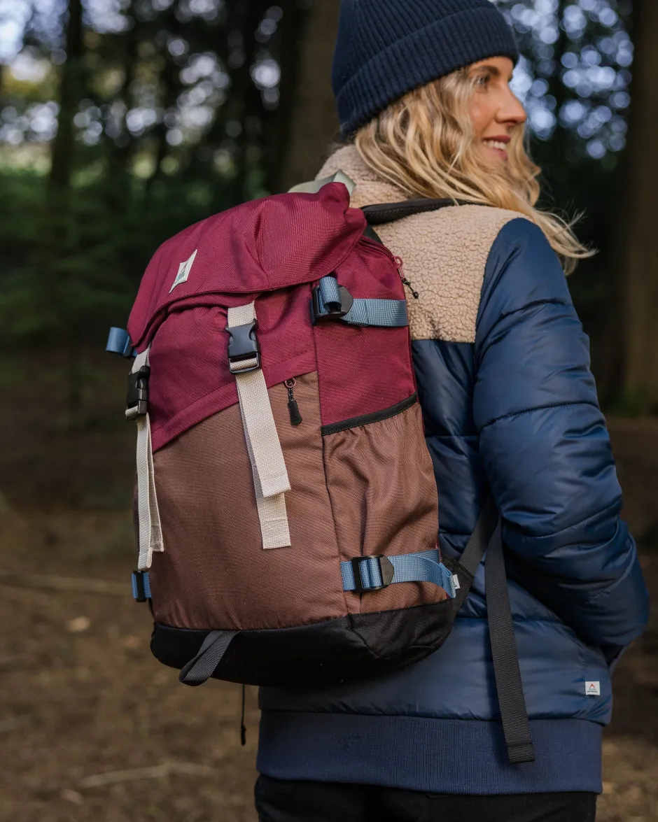 Accessories|Backpacks & Bags>Passenger Boondocker Recycled 26L Backpack Burgundy/Chestnut