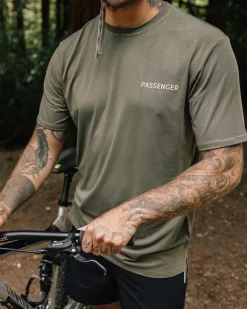 T-Shirts & Tank Tops|Activewear>Passenger Calling Active Recycled T-Shirt Dusty Olive