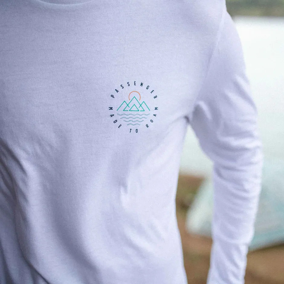T-Shirts & Tank Tops>Passenger Escapism Recycled LS T-Shirt White