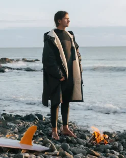 Outdoor Living|Outdoor Living>Floris van Bommel Escapism Recycled Sherpa Lined Changing Robe Black