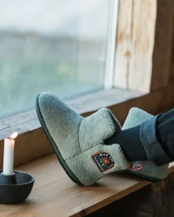 Winter Accessories|Best Sellers>Passenger Hideaway Hut Slipper Pistachio