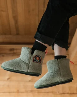 Winter Accessories|Best Sellers>Passenger Hideaway Hut Slipper Pistachio