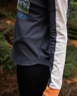 Tops & T-Shirts><noscript><img width=