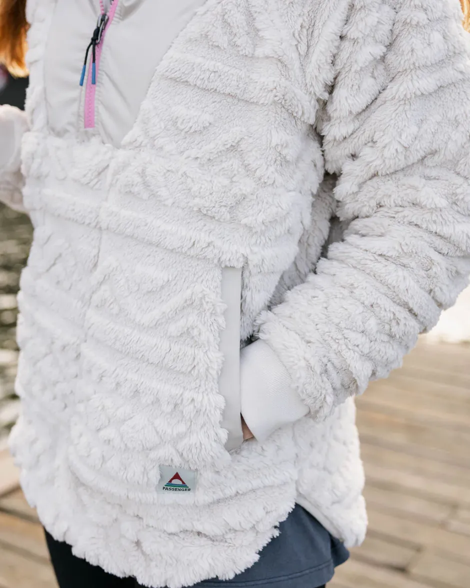 Women's Outlet|Women's>Passenger Holistic Sherpa Hooded Fleece Vintage White