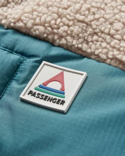Insulated|Winter Road Trip Essentials><noscript><img width=