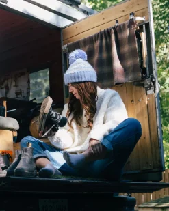 Accessories|Men's Outlet>Passenger Lodge Recycled Bobble Hat Blue Fog