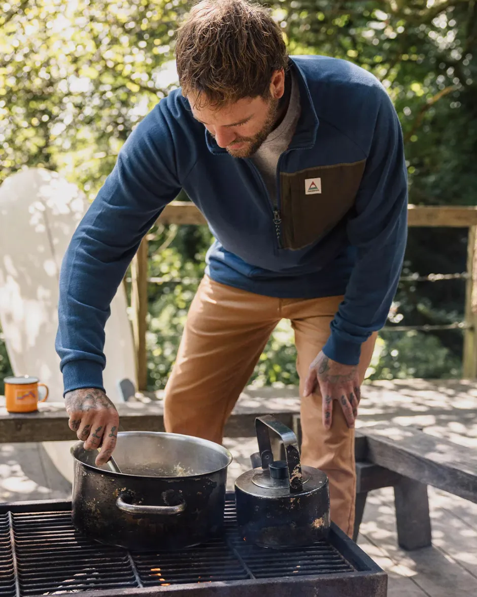 Hoodies & Sweatshirts|Men's Outlet>Passenger Offgrid 1/4 Zip Recycled Cotton Sweatshirt Dark Denim