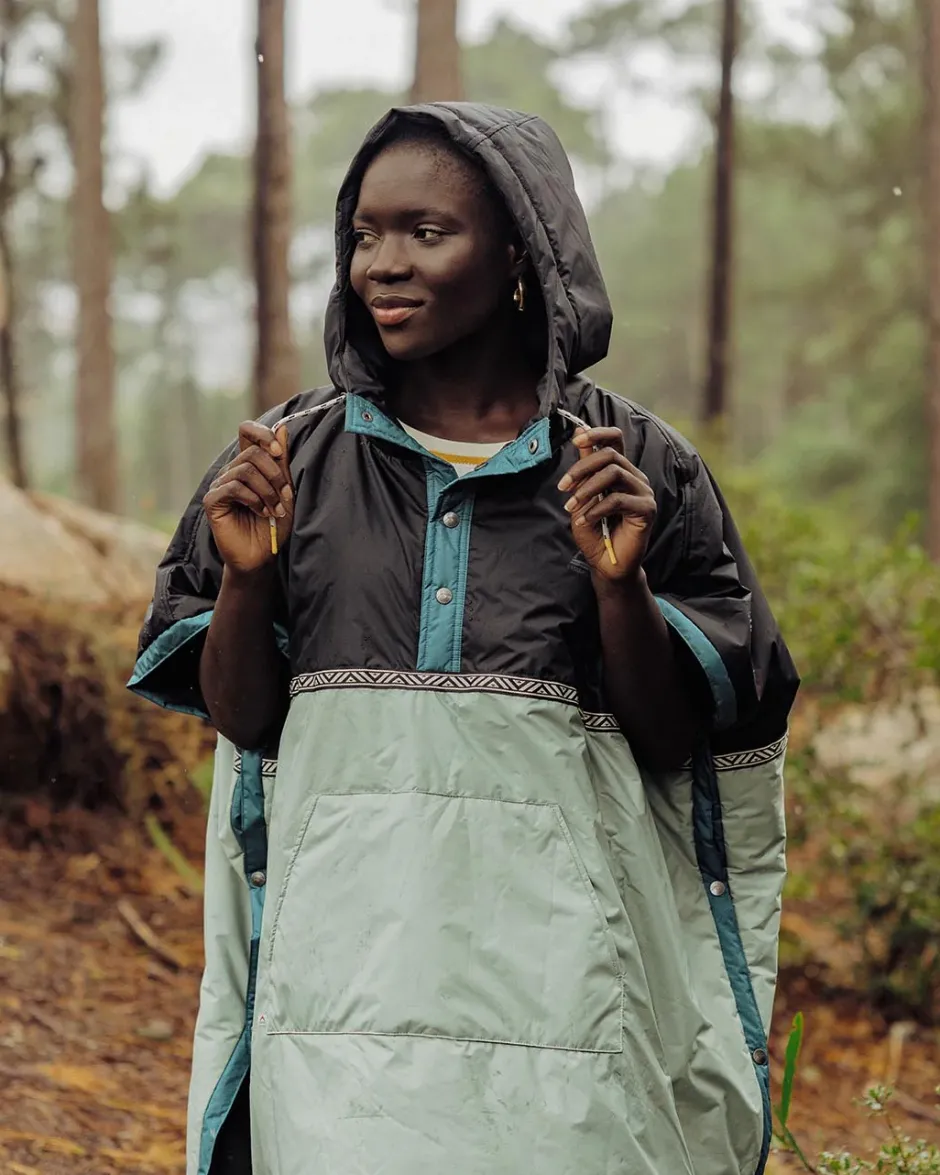 Accessories|Outdoor Living>Passenger Outback Recycled Pull Over Changing Robe True Black/Pistachio