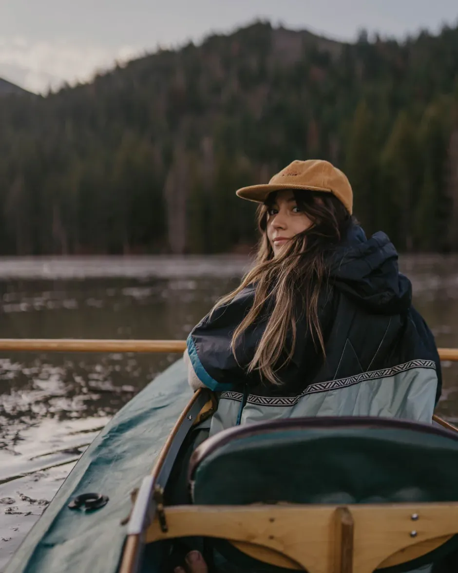 Accessories|Outdoor Living>Passenger Outback Recycled Pull Over Changing Robe True Black/Pistachio