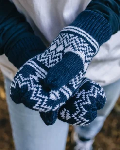Gloves|Gloves><noscript><img width=
