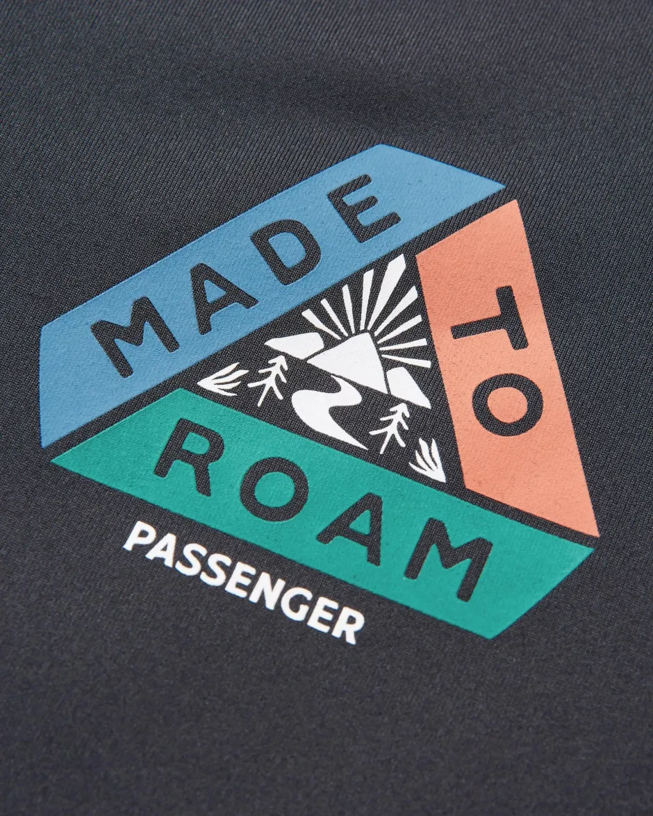 T-Shirts & Tank Tops|Activewear>Passenger Range Recycled Active LS T-shirt Black