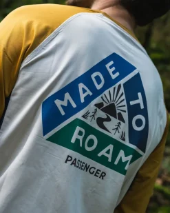 T-Shirts & Tank Tops|Activewear>Passenger Range Recycled Active LS T-shirt Dusty Ochre/ Vintage White