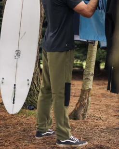 Pants|Winter Road Trip Essentials><noscript><img width=