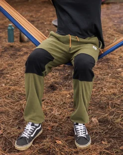 Pants|Winter Road Trip Essentials><noscript><img width=