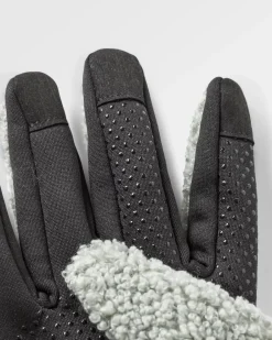 Gloves|Gloves><noscript><img width=