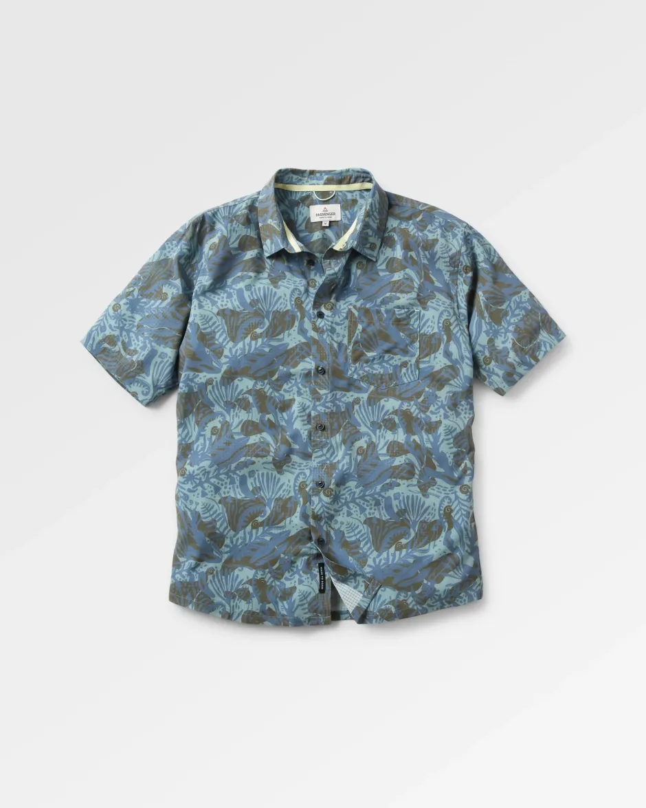 Shirts|Activewear>Passenger Sundowner Stretch Short Sleeve Shirt Abstract Seaweed Camo